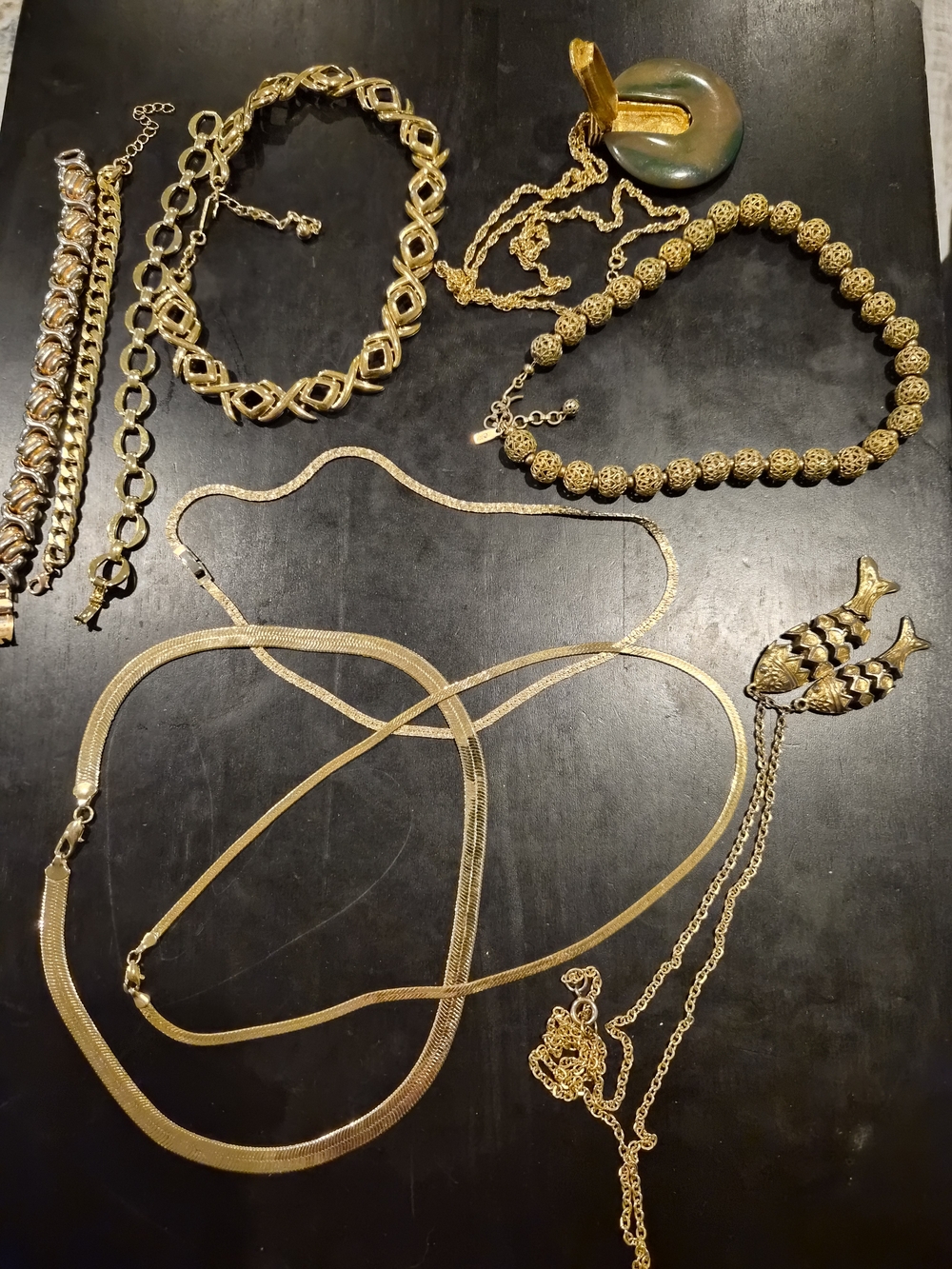 Vintaga goldtone jewelry lot